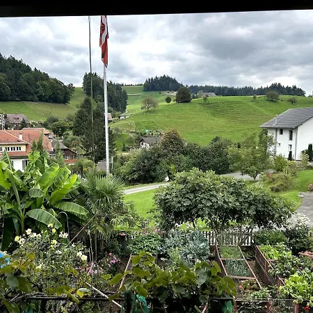 Daire Familienferien In Einem 200 Jahre Alten Berner *